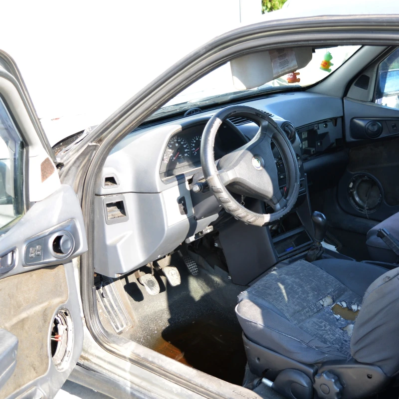 Alfa Romeo 145 1.6 i, снимка 5 - Автомобили и джипове - 52162898