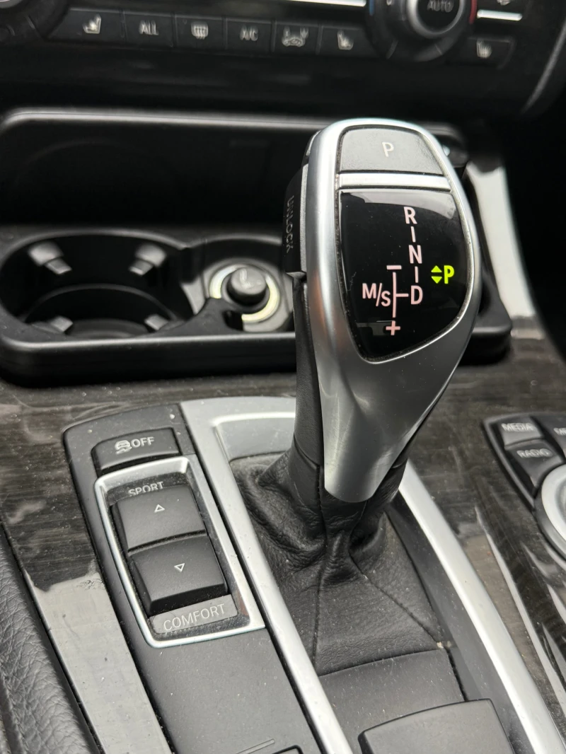 BMW 530, снимка 8 - Автомобили и джипове - 52335370