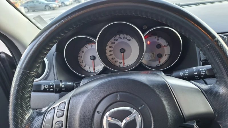 Mazda 3 1.6 бензин/газ, Facelift, снимка 12 - Автомобили и джипове - 52921784