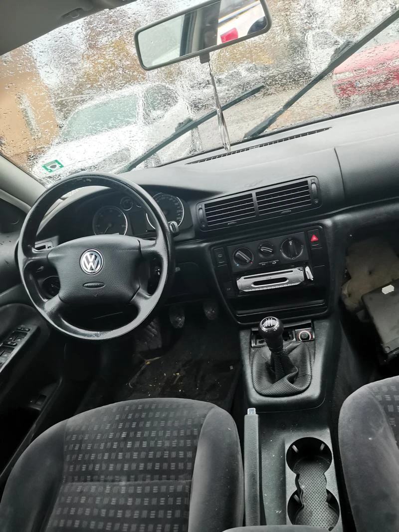 VW Passat 1.9 131кс AWX, снимка 4 - Автомобили и джипове - 47850552