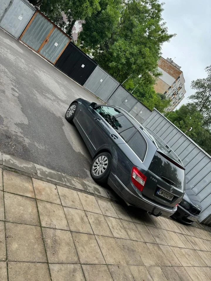 Mercedes-Benz C 220, снимка 2 - Автомобили и джипове - 47029317