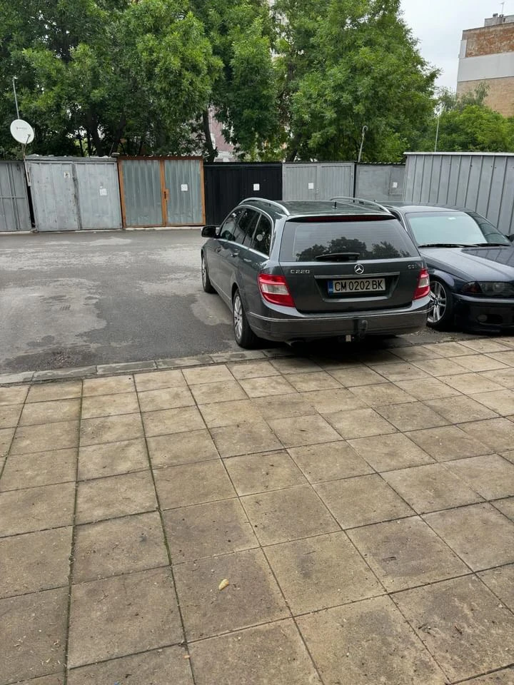 Mercedes-Benz C 220, снимка 3 - Автомобили и джипове - 47029317