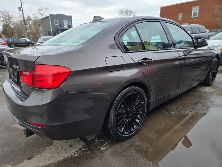 BMW 335 XDRIVE* SAT* ПОДГРЕВИ* ШИБИДАХ* 360 камери* , снимка 7 - Автомобили и джипове - 53637214