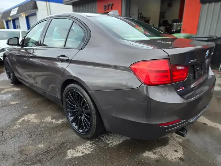 BMW 335 XDRIVE* SAT* ПОДГРЕВИ* ШИБИДАХ* 360 камери* , снимка 5 - Автомобили и джипове - 53637214