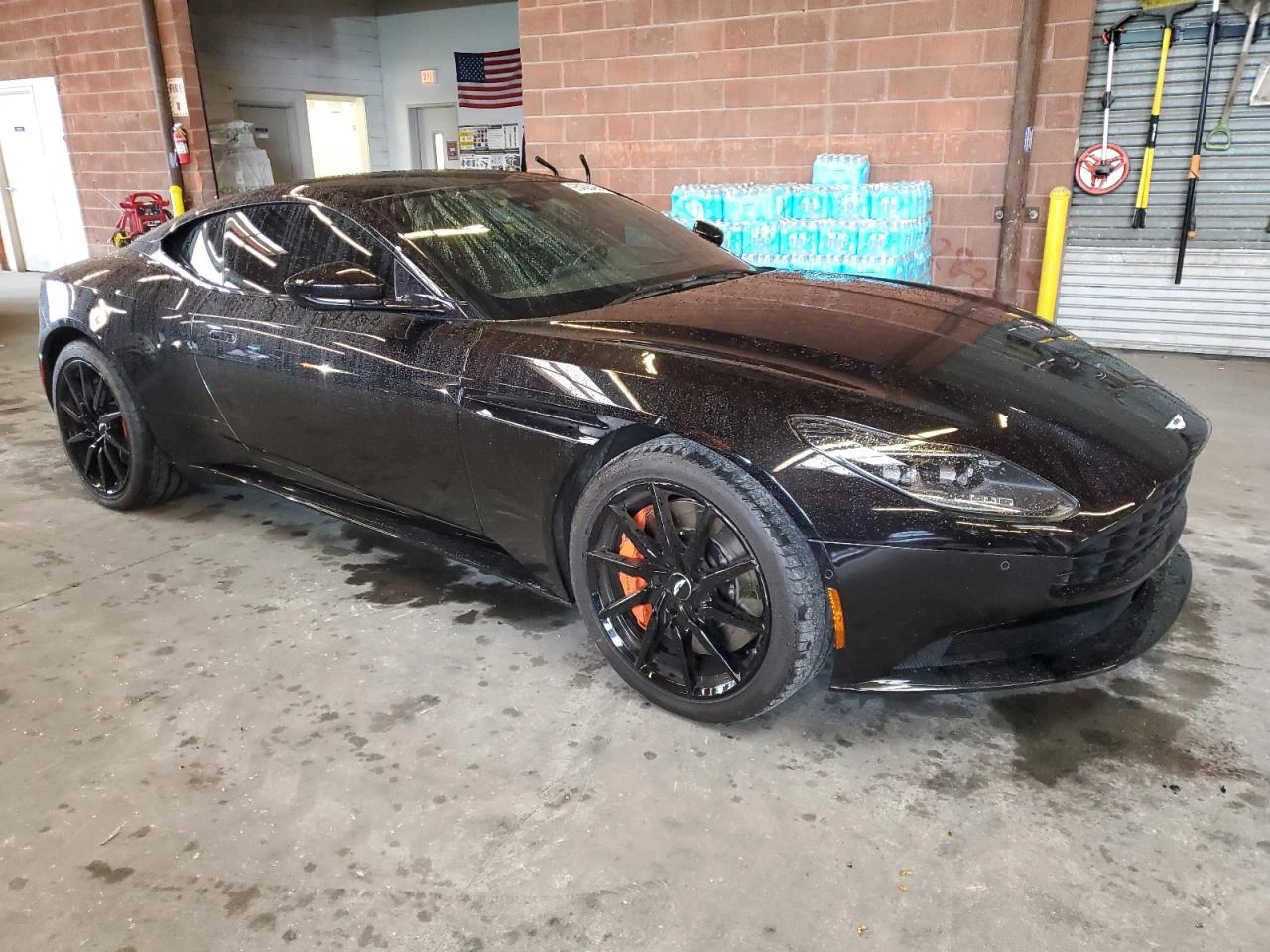 Aston Martin Други DB11, снимка 1