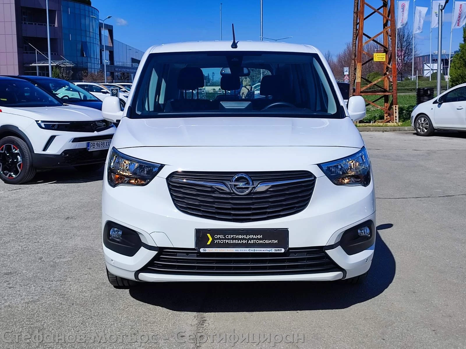 Opel Combo Life XL Edition 1.2 Бензин (110HP) MT6 - изображение 2