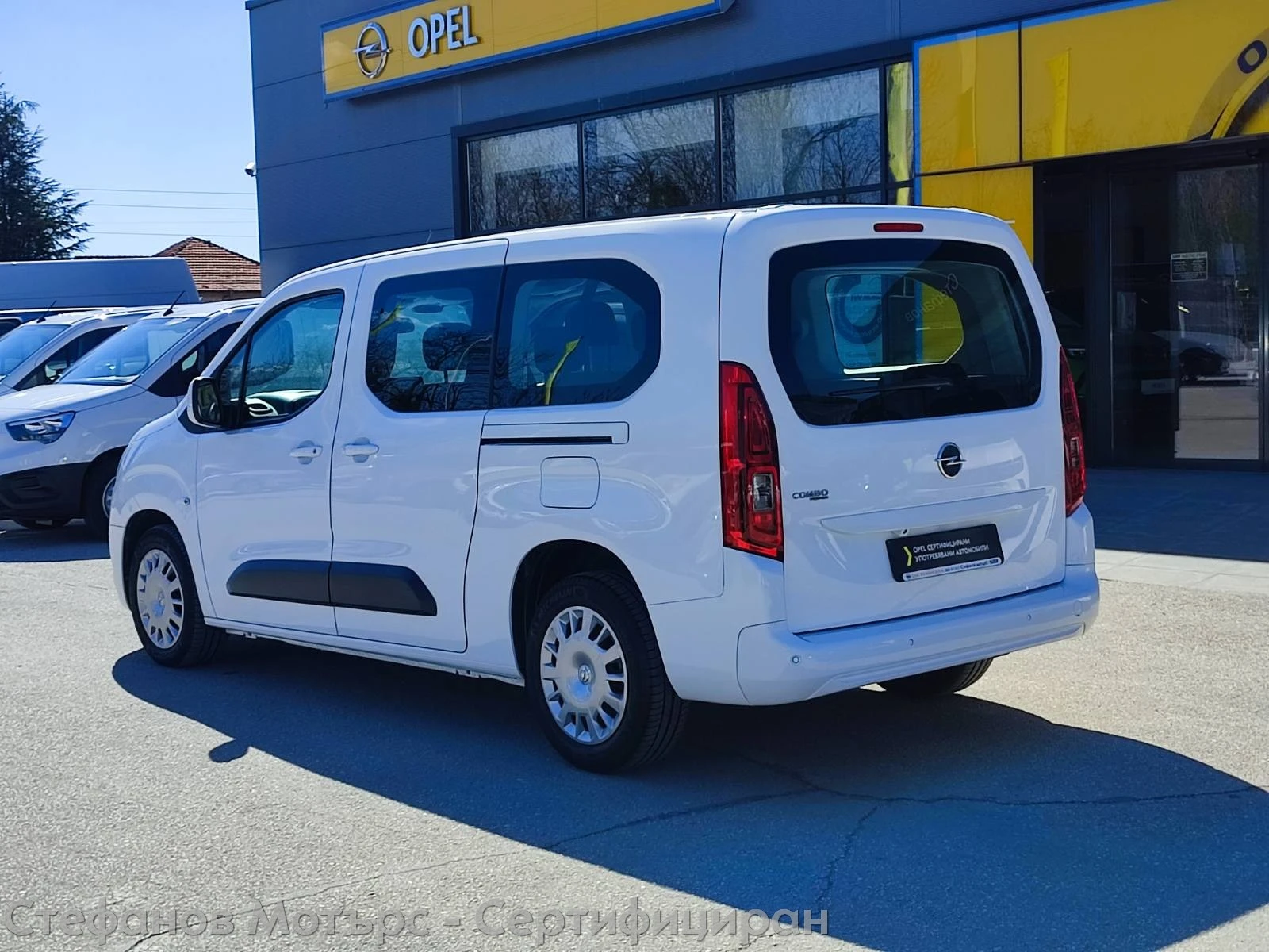 Opel Combo Life XL Edition 1.2 Бензин (110HP) MT6 - изображение 6