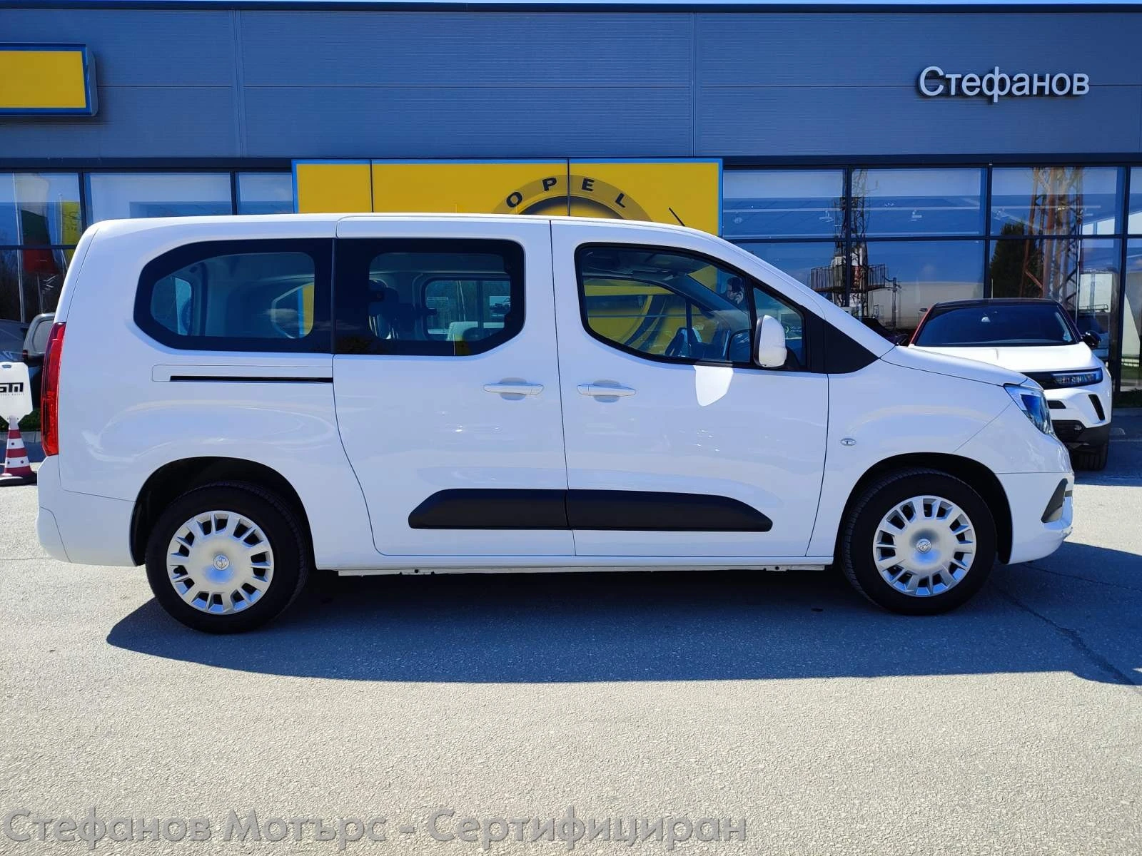 Opel Combo Life XL Edition 1.2 Бензин (110HP) MT6 - изображение 5