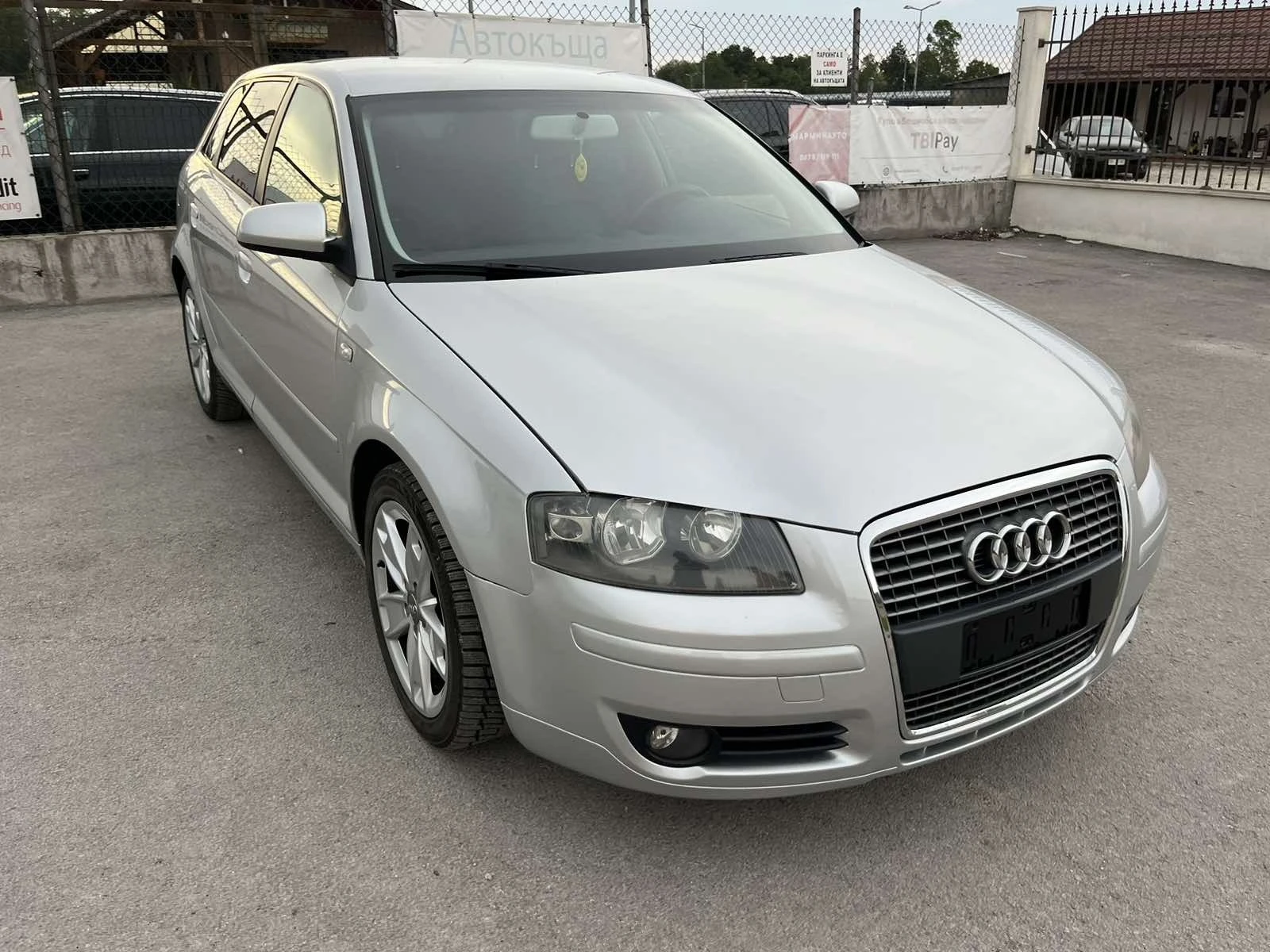 Audi A3 SPORTBACK 2.0TDI 140кс КЛИМАТРОНИК ВНОС ИТАЛИЯ - изображение 3