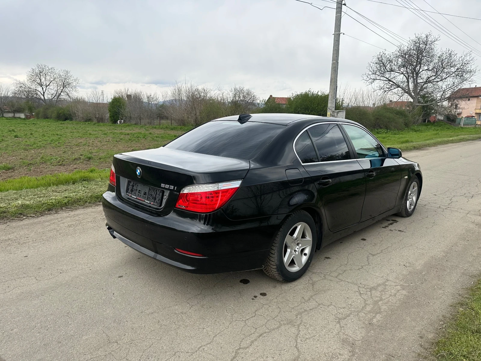 BMW 523 2.5i Facelift - изображение 5