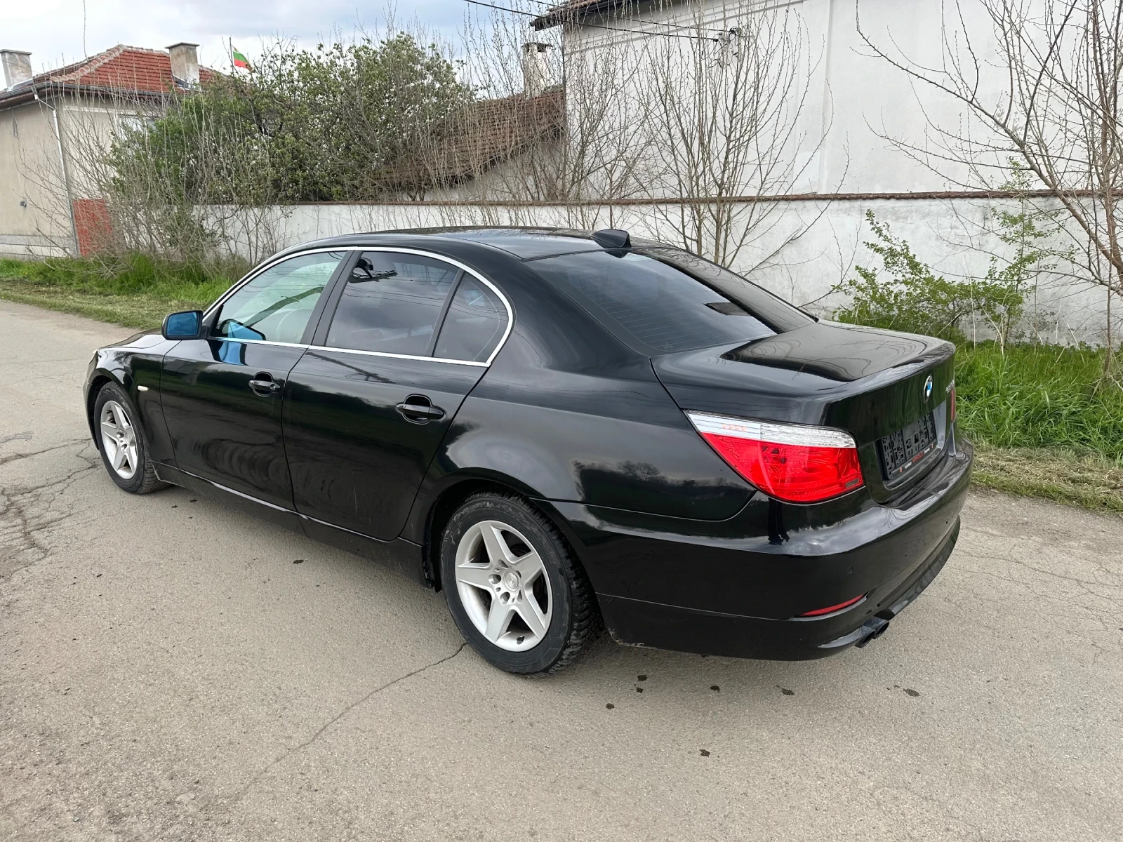 BMW 523 2.5i Facelift - изображение 3