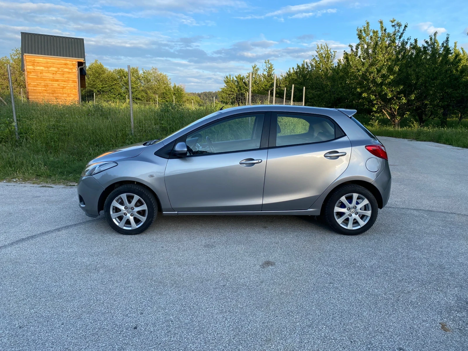Mazda 2 1.3 - изображение 2