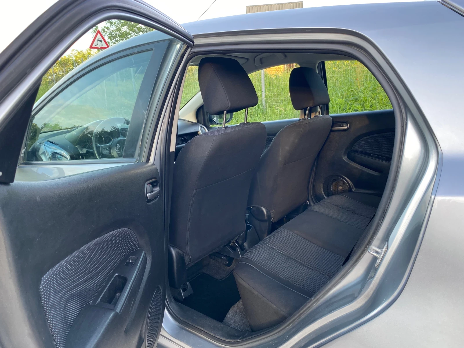 Mazda 2 1.3 - изображение 10
