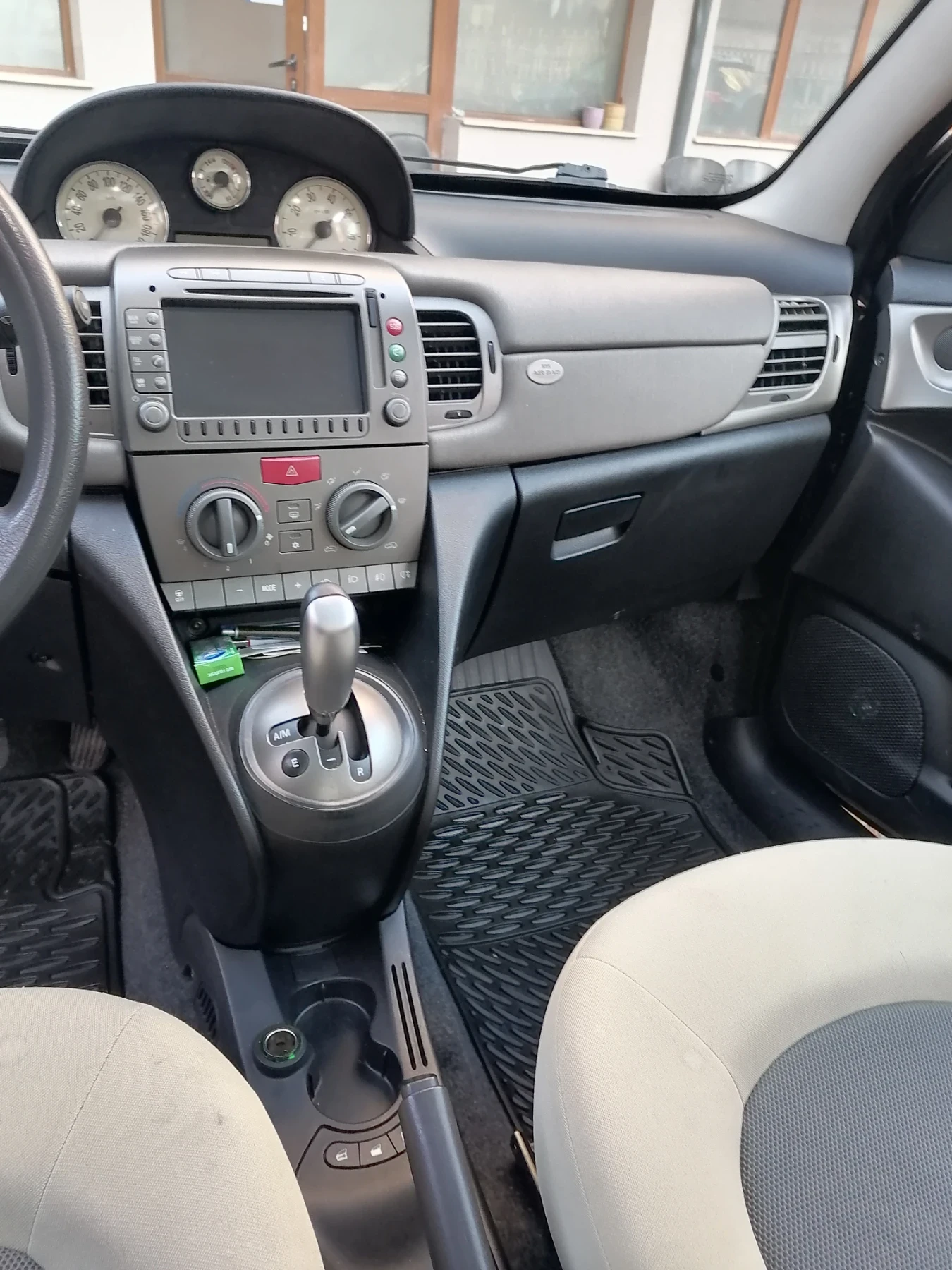 Lancia Ypsilon 1.4 16v - изображение 7