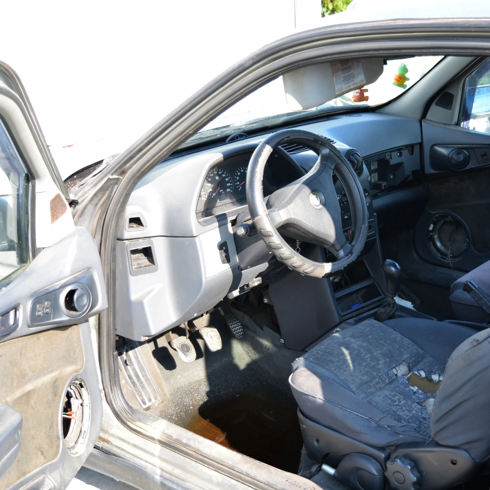 Alfa Romeo 145 1.6 i | Mobile.bg — изображение 5
