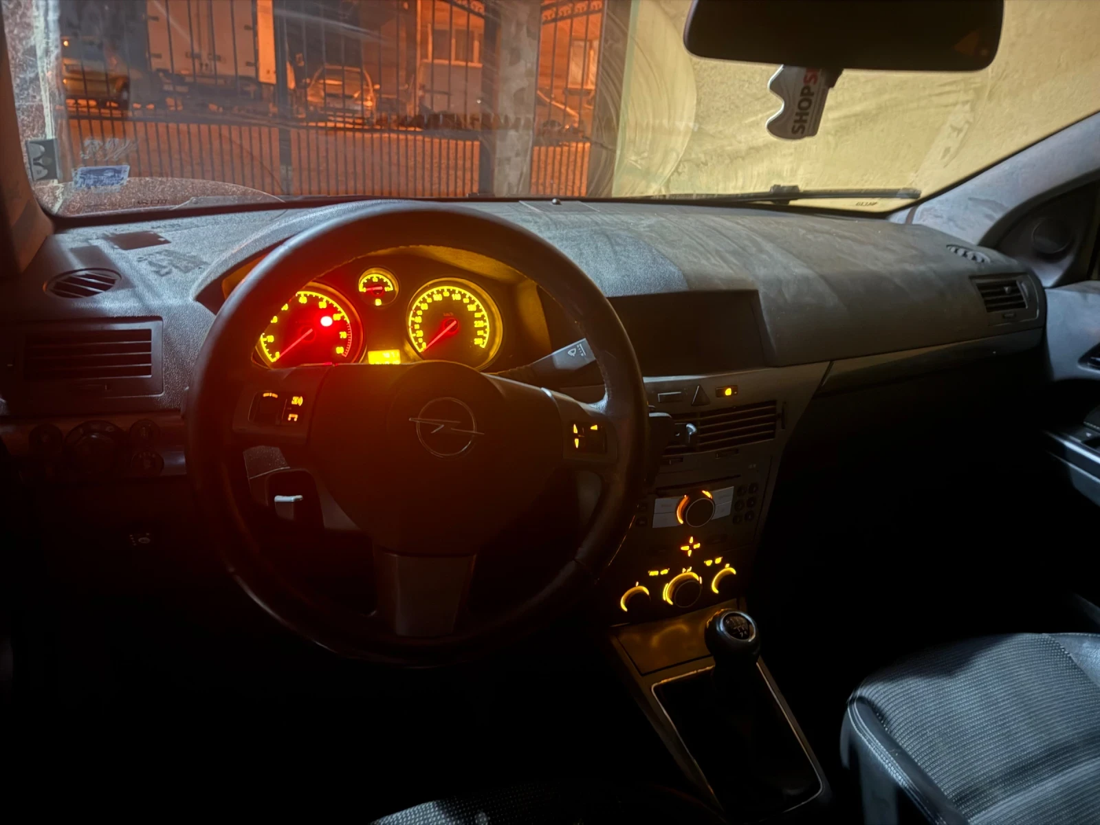 Opel Astra GTC - изображение 8