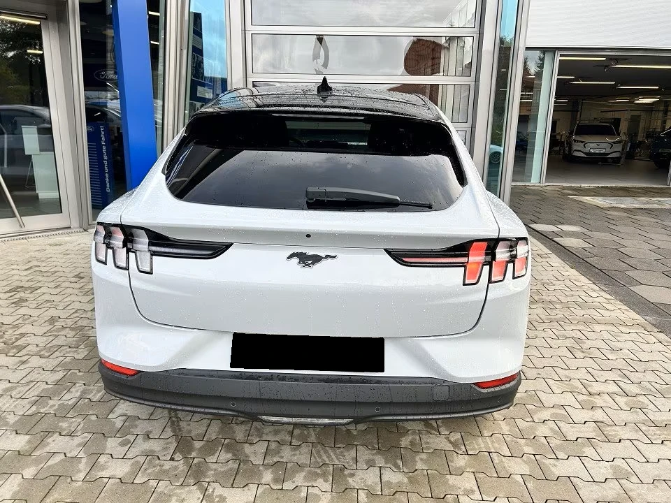 Ford Mustang Mach-E STANDARD RANGE* RWD* DISTR* PANO* KEYLESS* CAM* CA, снимка 2 - Автомобили и джипове - 54063040