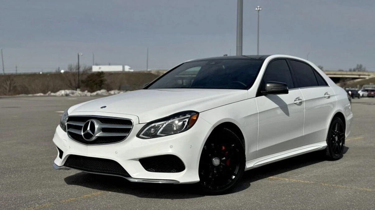 Mercedes-Benz E 400 4MATIC * ПАНОРАМА * CARPLAY * СЕРВИЗНА ИСТОРИЯ * 