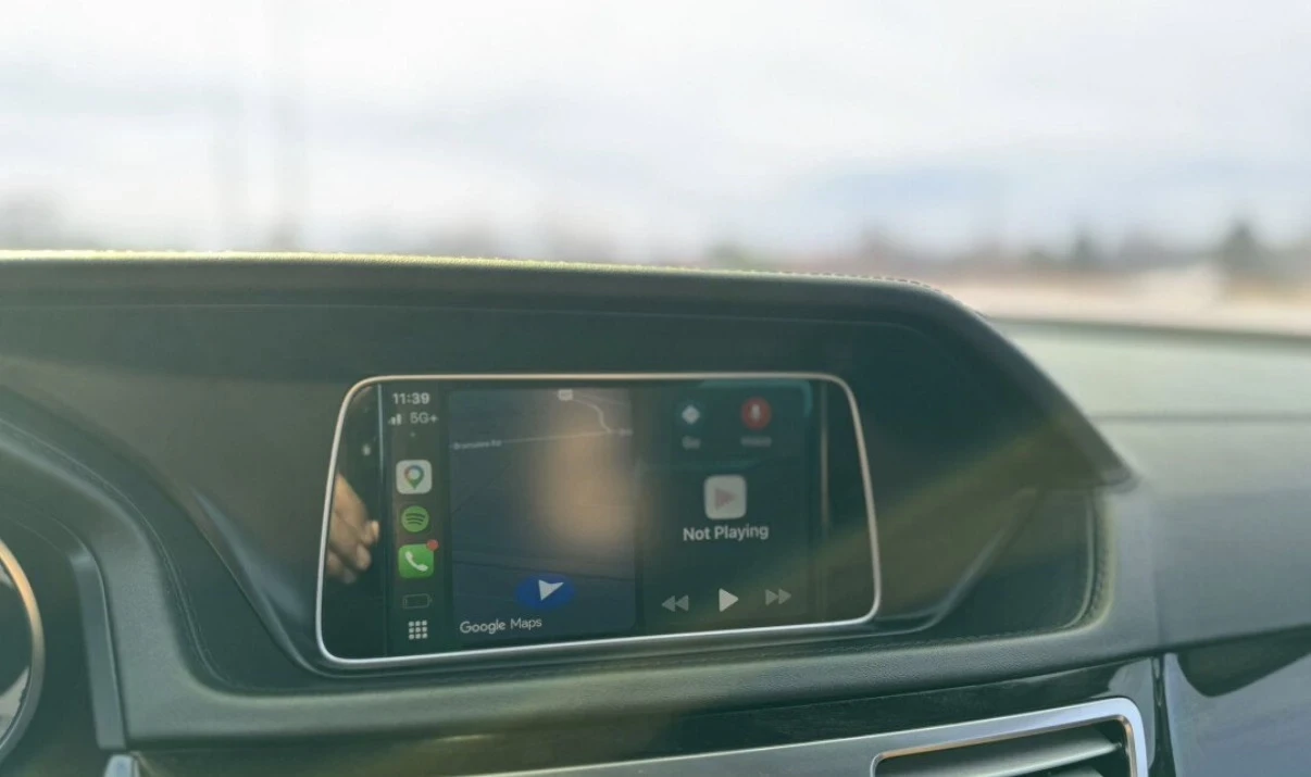 Mercedes-Benz E 400 4MATIC * ПАНОРАМА * CARPLAY * СЕРВИЗНА ИСТОРИЯ * , снимка 11 - Автомобили и джипове - 54102736