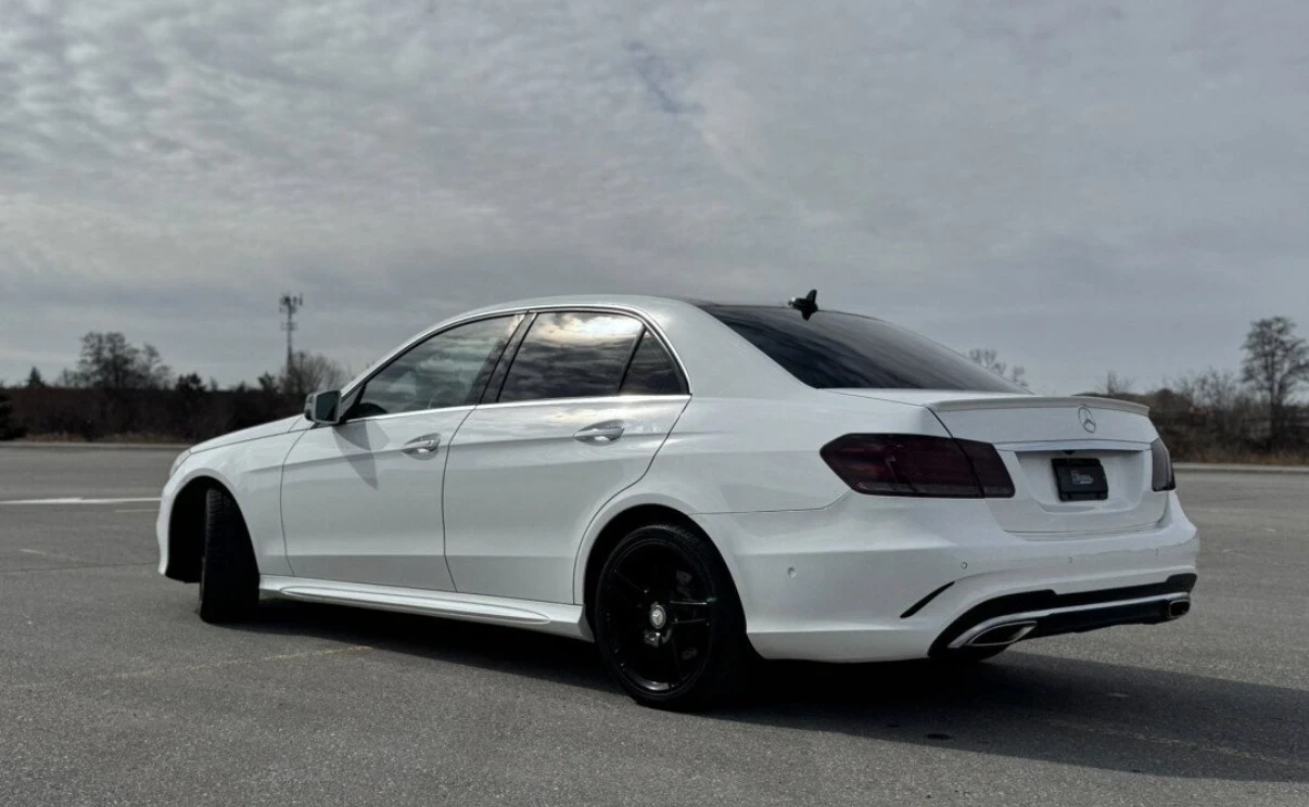 Mercedes-Benz E 400 4MATIC * ПАНОРАМА * CARPLAY * СЕРВИЗНА ИСТОРИЯ * , снимка 6 - Автомобили и джипове - 54102736