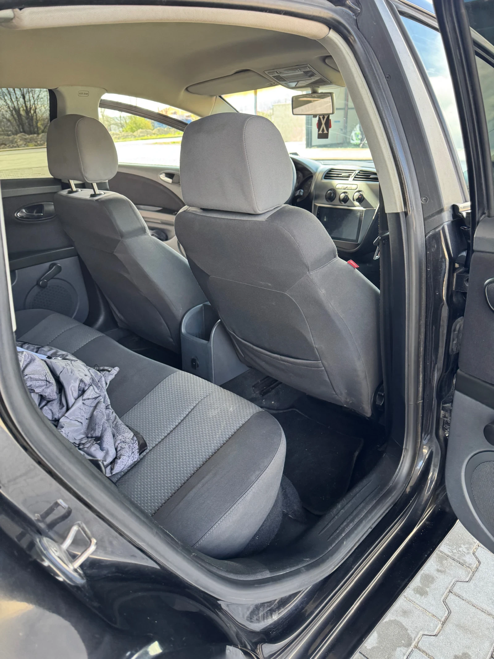 Seat Leon, снимка 10 - Автомобили и джипове - 54165890