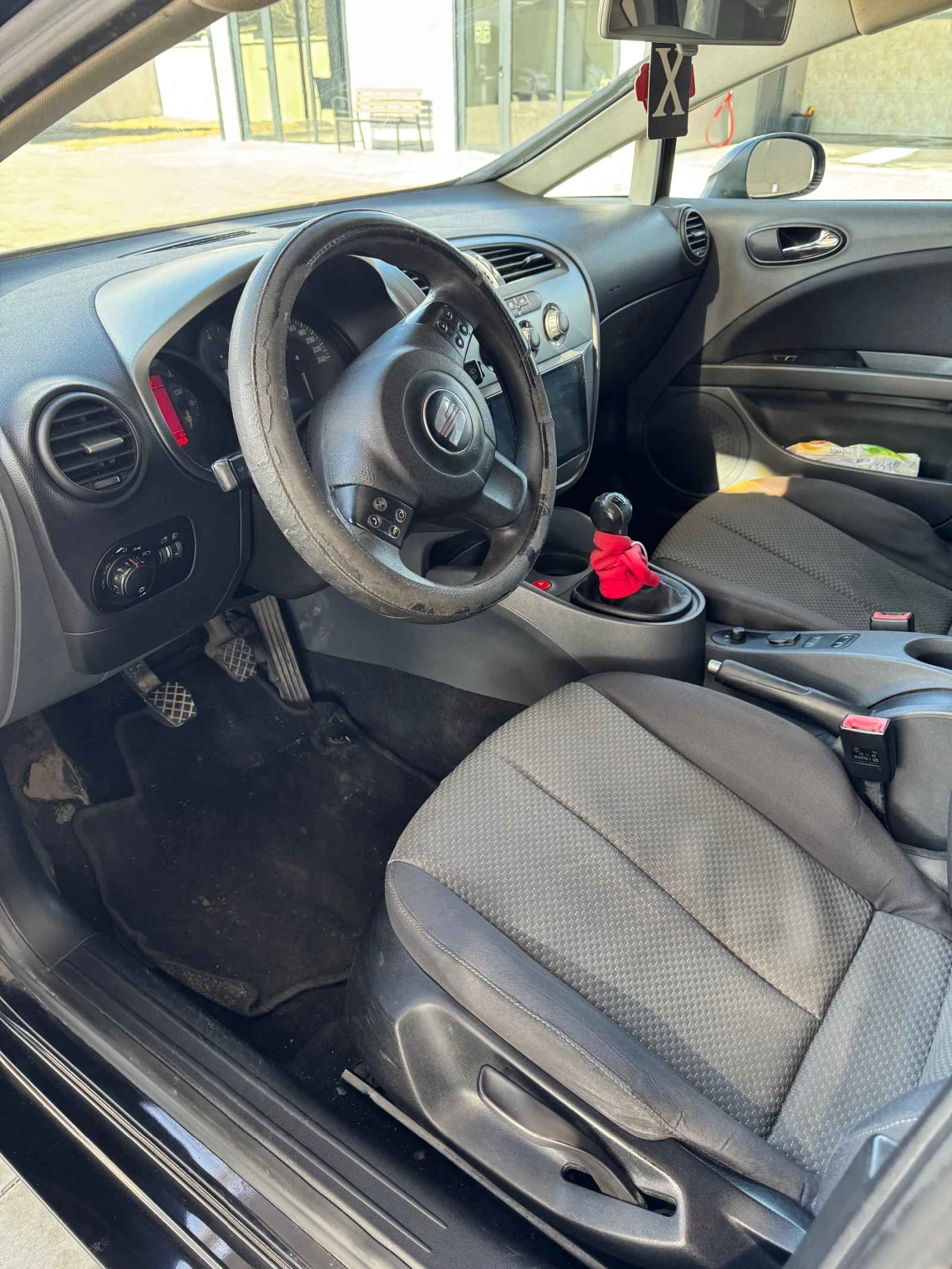 Seat Leon, снимка 8 - Автомобили и джипове - 54165890