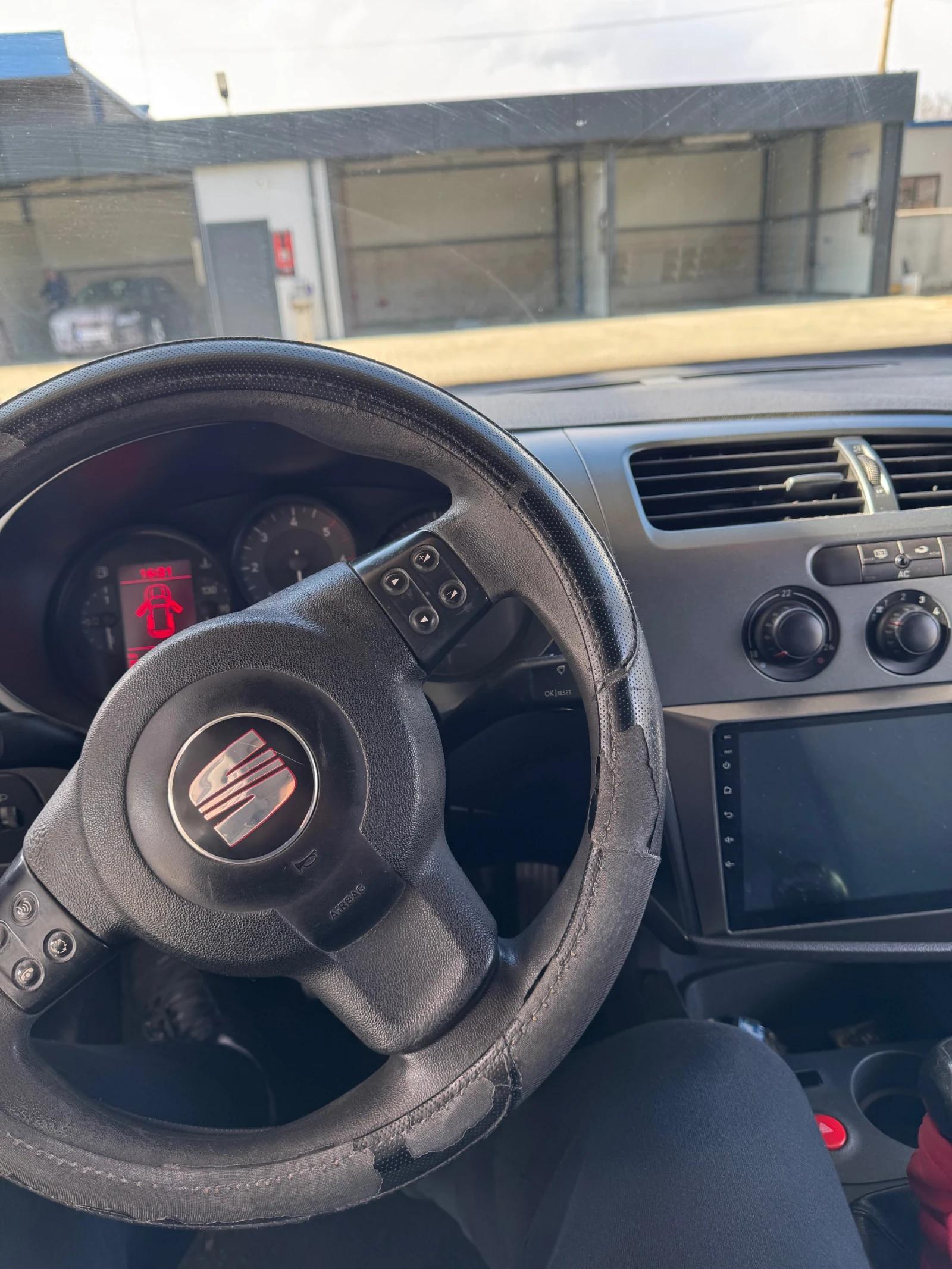 Seat Leon, снимка 14 - Автомобили и джипове - 54165890