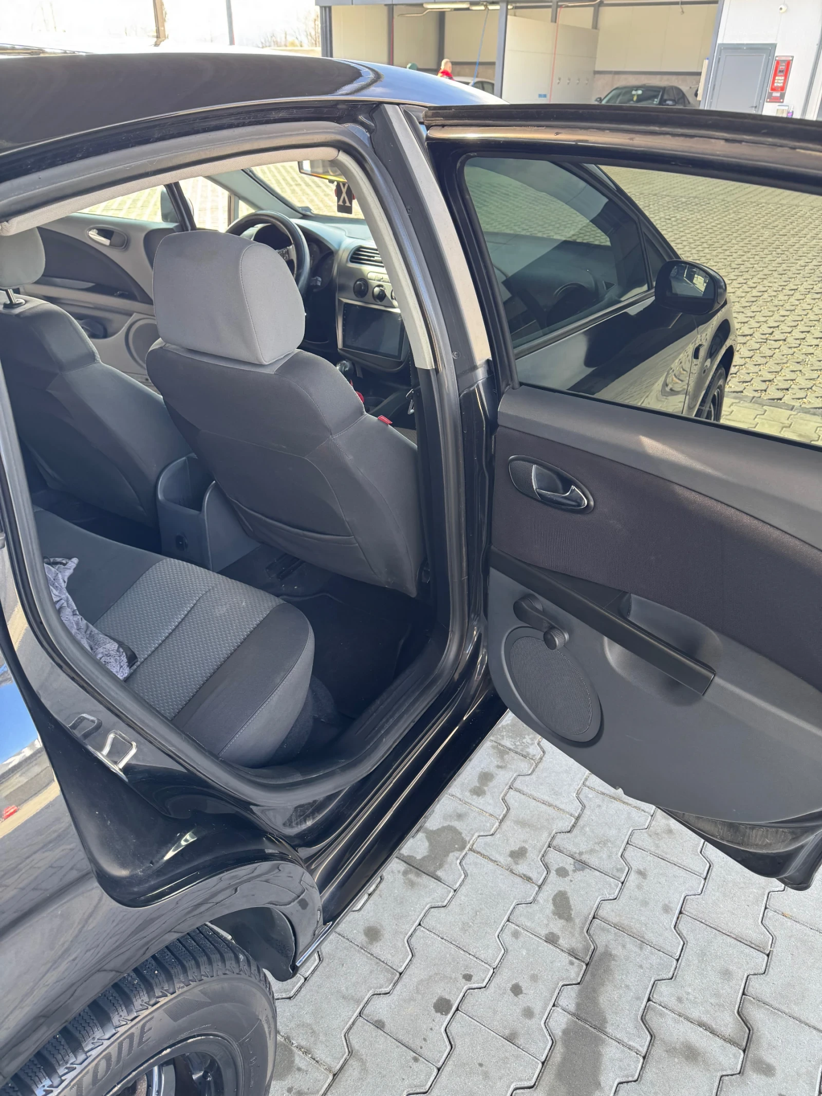 Seat Leon, снимка 11 - Автомобили и джипове - 54165890