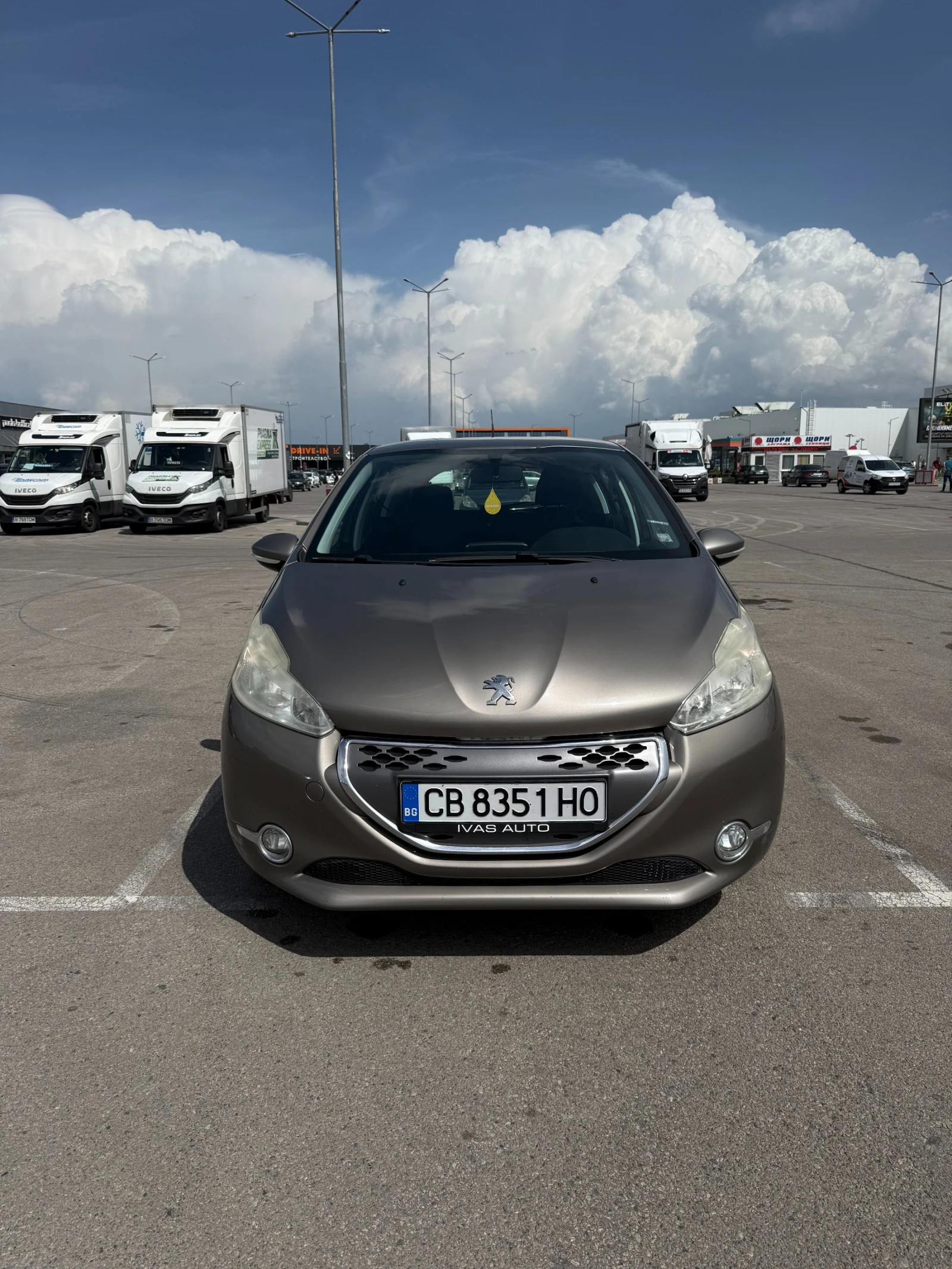 Peugeot 208