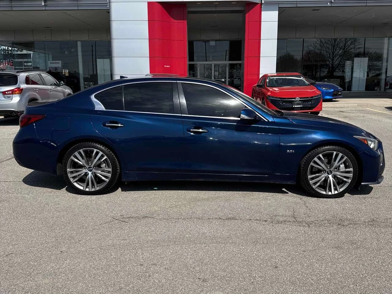 Infiniti Q50 * 3.0t SPORT AWD* АВТОКРЕДИТ БЕЗ ПЪРВОНАЧАЛНА* , снимка 3 - Автомобили и джипове - 54719754
