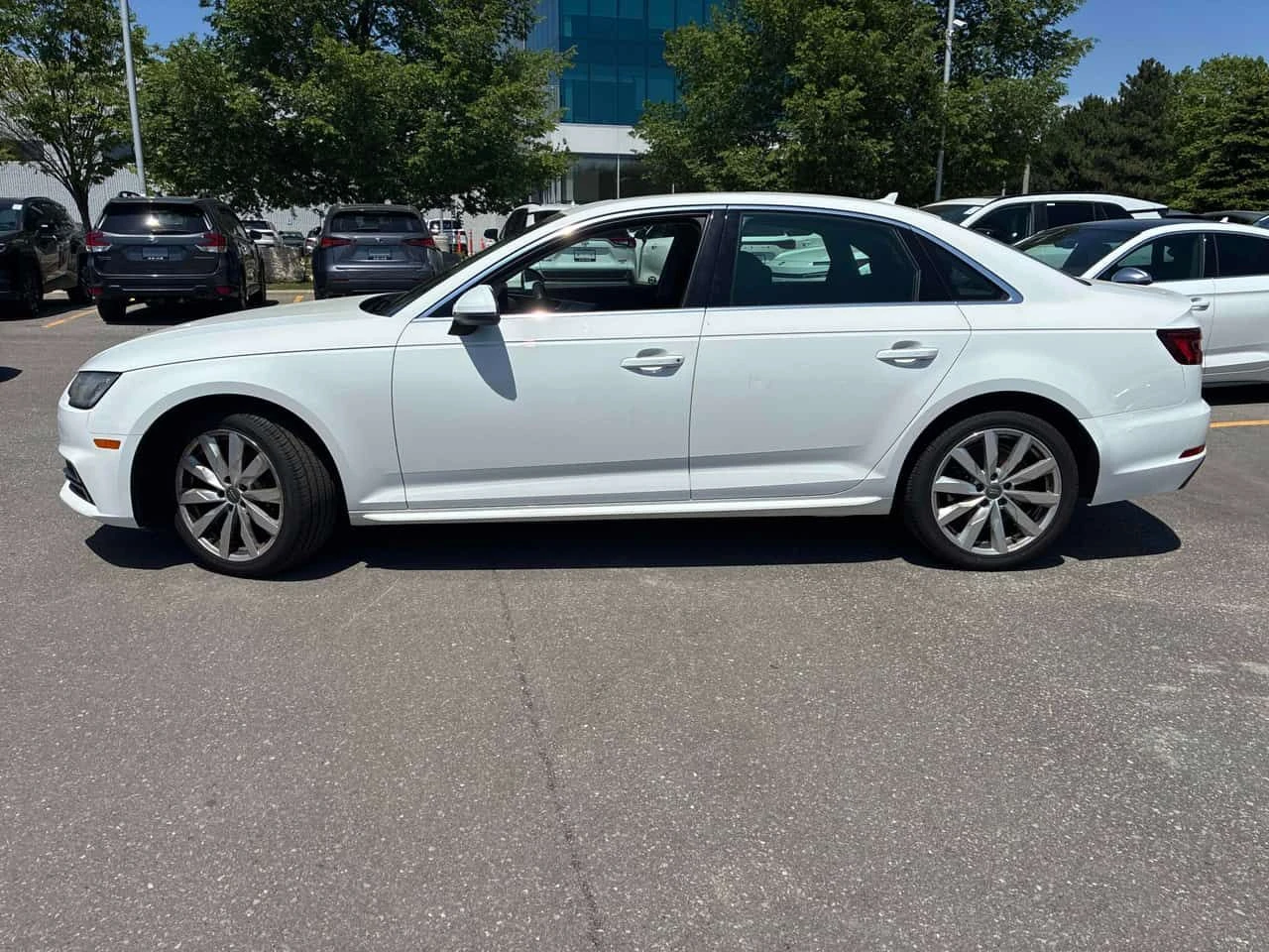 Audi A4 * CARFAX * ���������� ��� ������������ ������ | Mobile.bg � ����������� 2