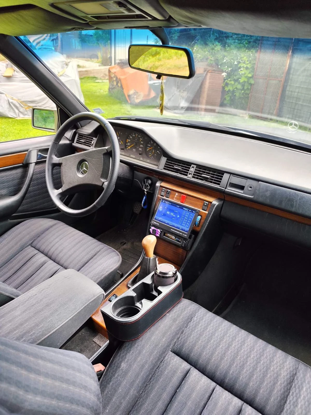 Mercedes-Benz 124, снимка 10 - Автомобили и джипове - 54892105
