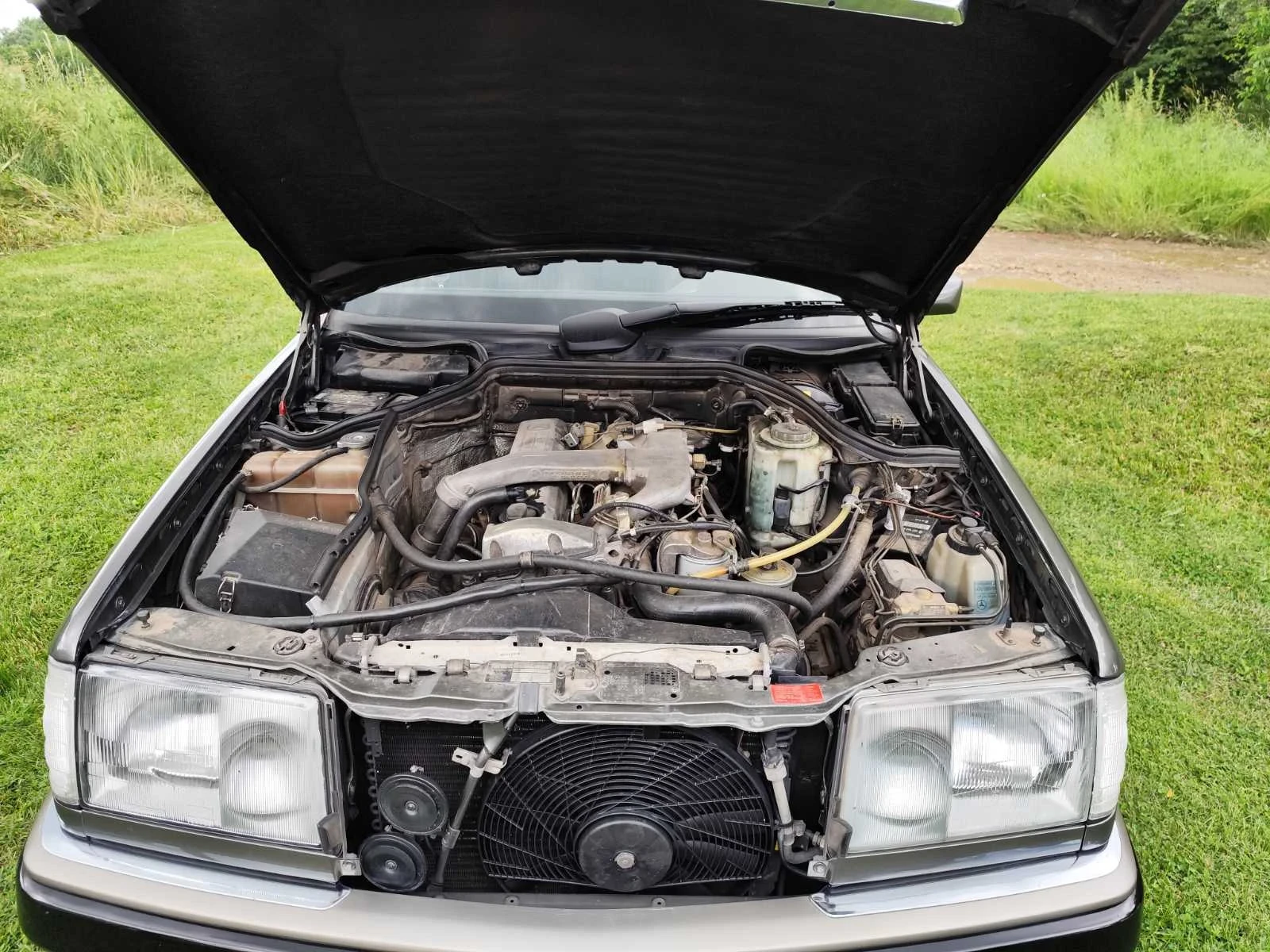 Mercedes-Benz 124, снимка 17 - Автомобили и джипове - 54892105