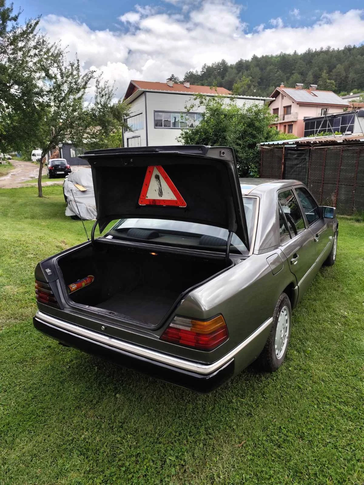 Mercedes-Benz 124, снимка 9 - Автомобили и джипове - 54892105