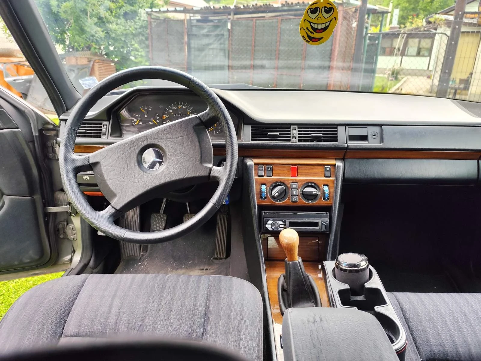 Mercedes-Benz 124, снимка 15 - Автомобили и джипове - 54892105