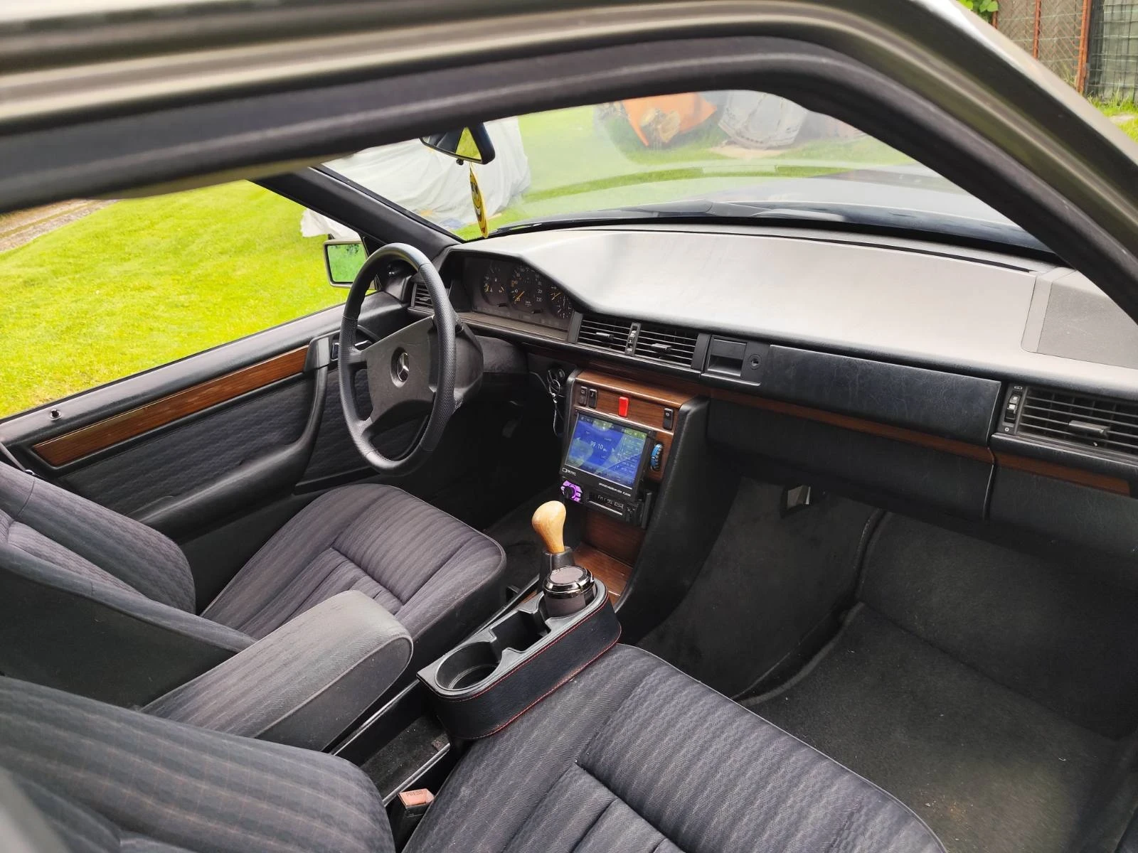 Mercedes-Benz 124, снимка 13 - Автомобили и джипове - 54892105