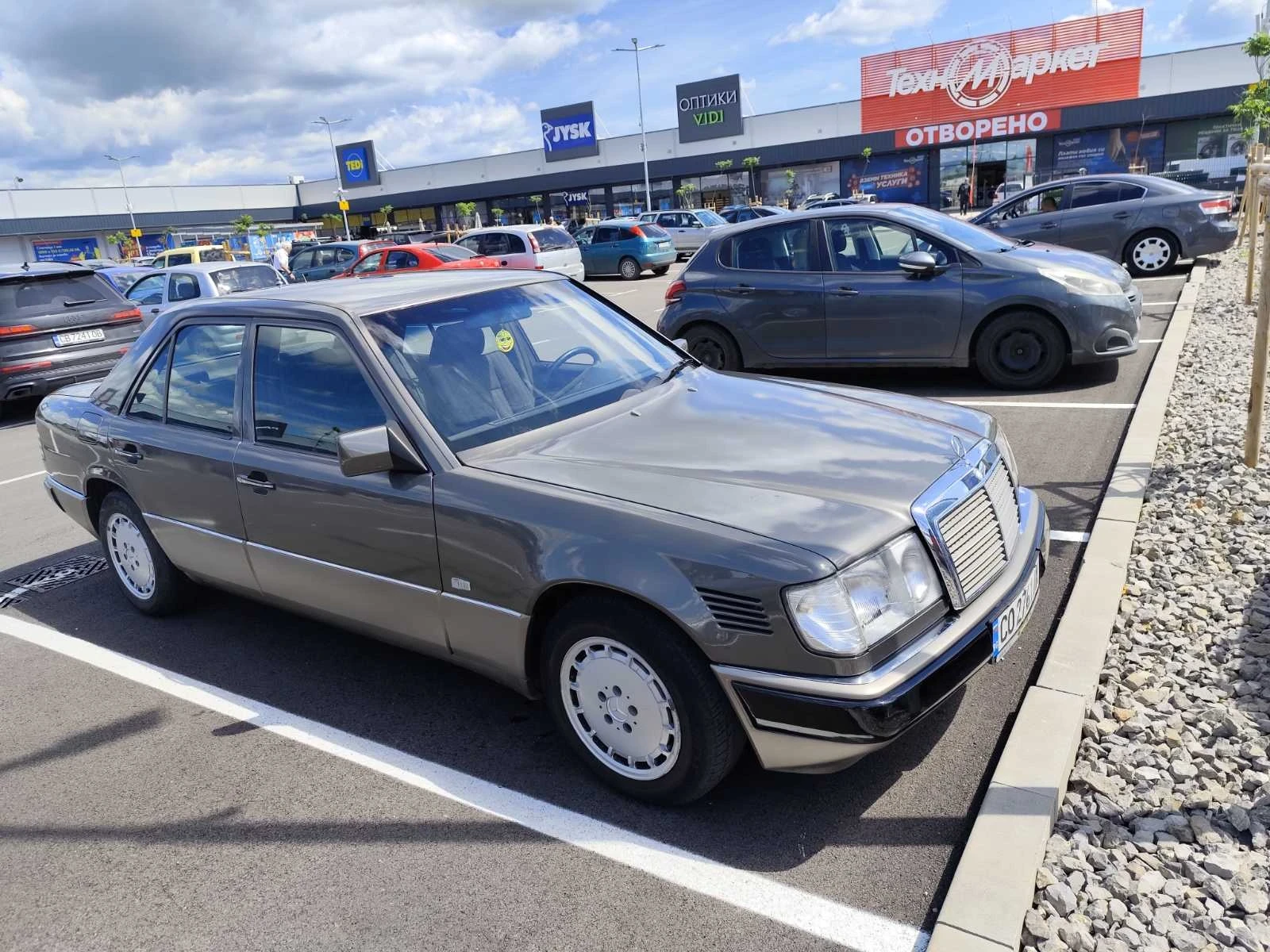 Mercedes-Benz 124, снимка 4 - Автомобили и джипове - 54892105
