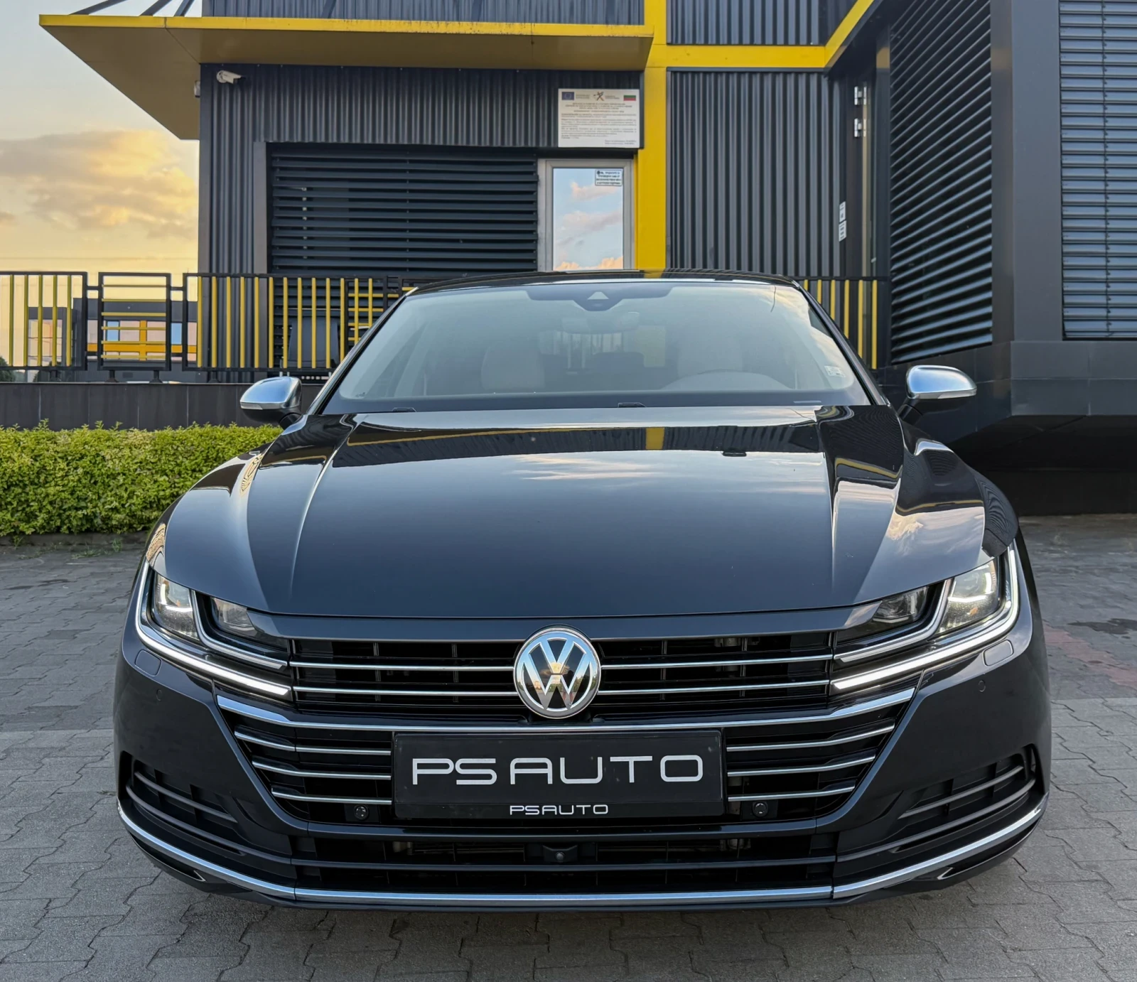 VW Arteon Дигитал / CarPlay / 360 Камери / Обслужен , снимка 3 - Автомобили и джипове - 55072565