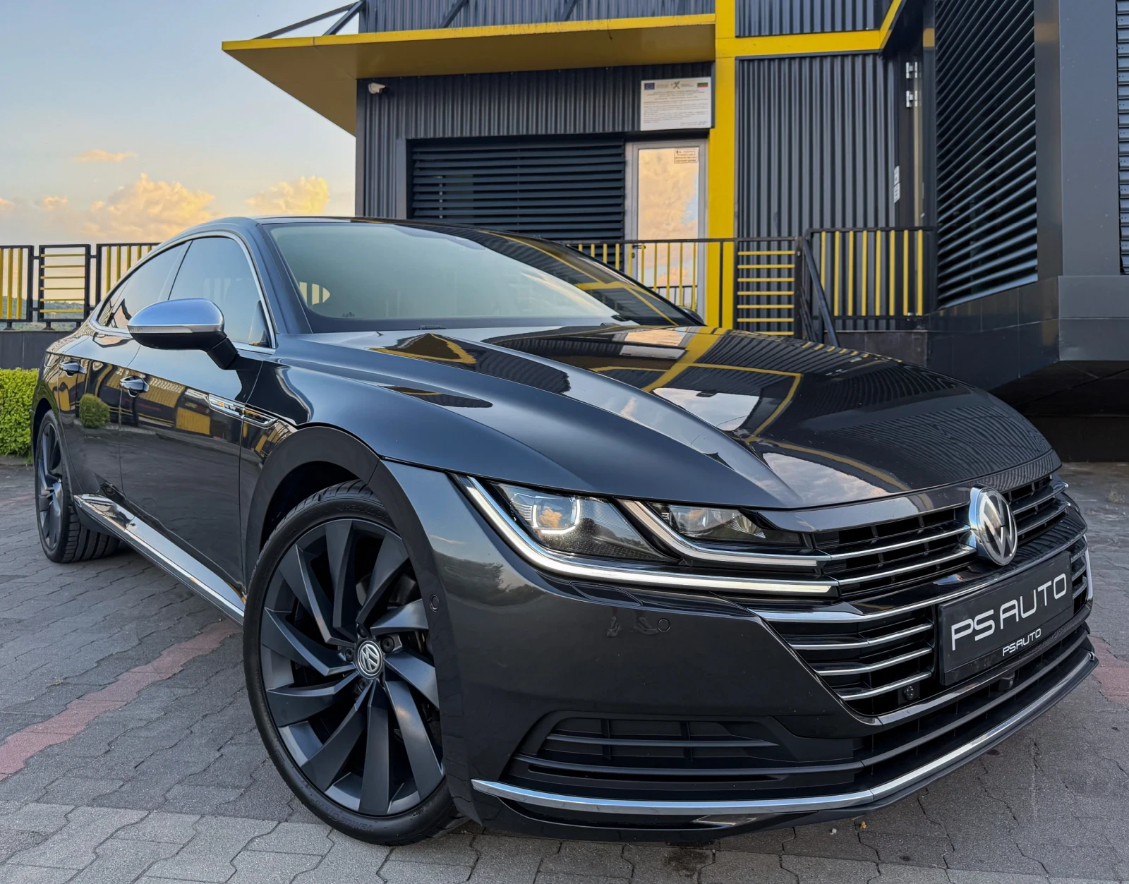 VW Arteon Дигитал / CarPlay / 360 Камери / Обслужен , снимка 2 - Автомобили и джипове - 55072565