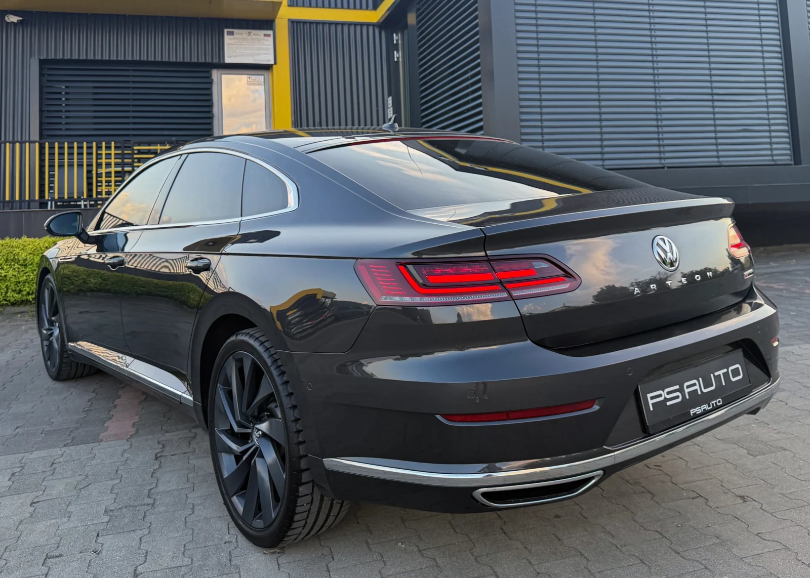 VW Arteon Дигитал / CarPlay / 360 Камери / Обслужен , снимка 5 - Автомобили и джипове - 55072565
