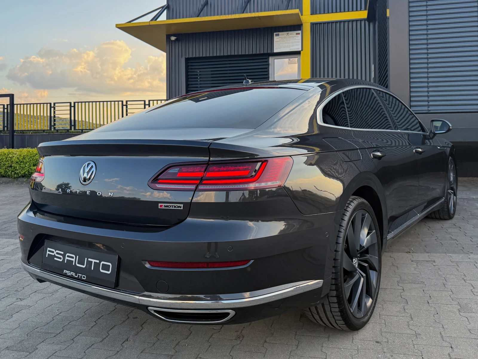 VW Arteon Дигитал / CarPlay / 360 Камери / Обслужен , снимка 6 - Автомобили и джипове - 55072565