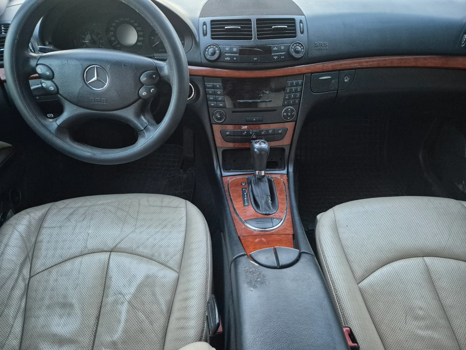 Mercedes-Benz E 200 CDI, снимка 8 - Автомобили и джипове - 55412925