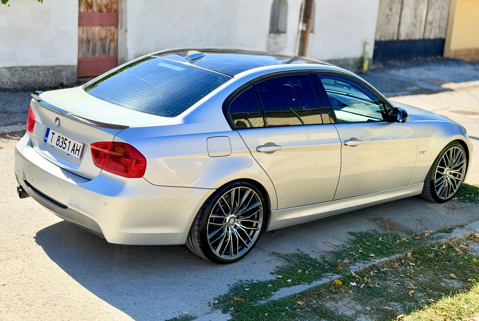 BMW 330 Ръчка/290к.с., снимка 4 - Автомобили и джипове - 56138208