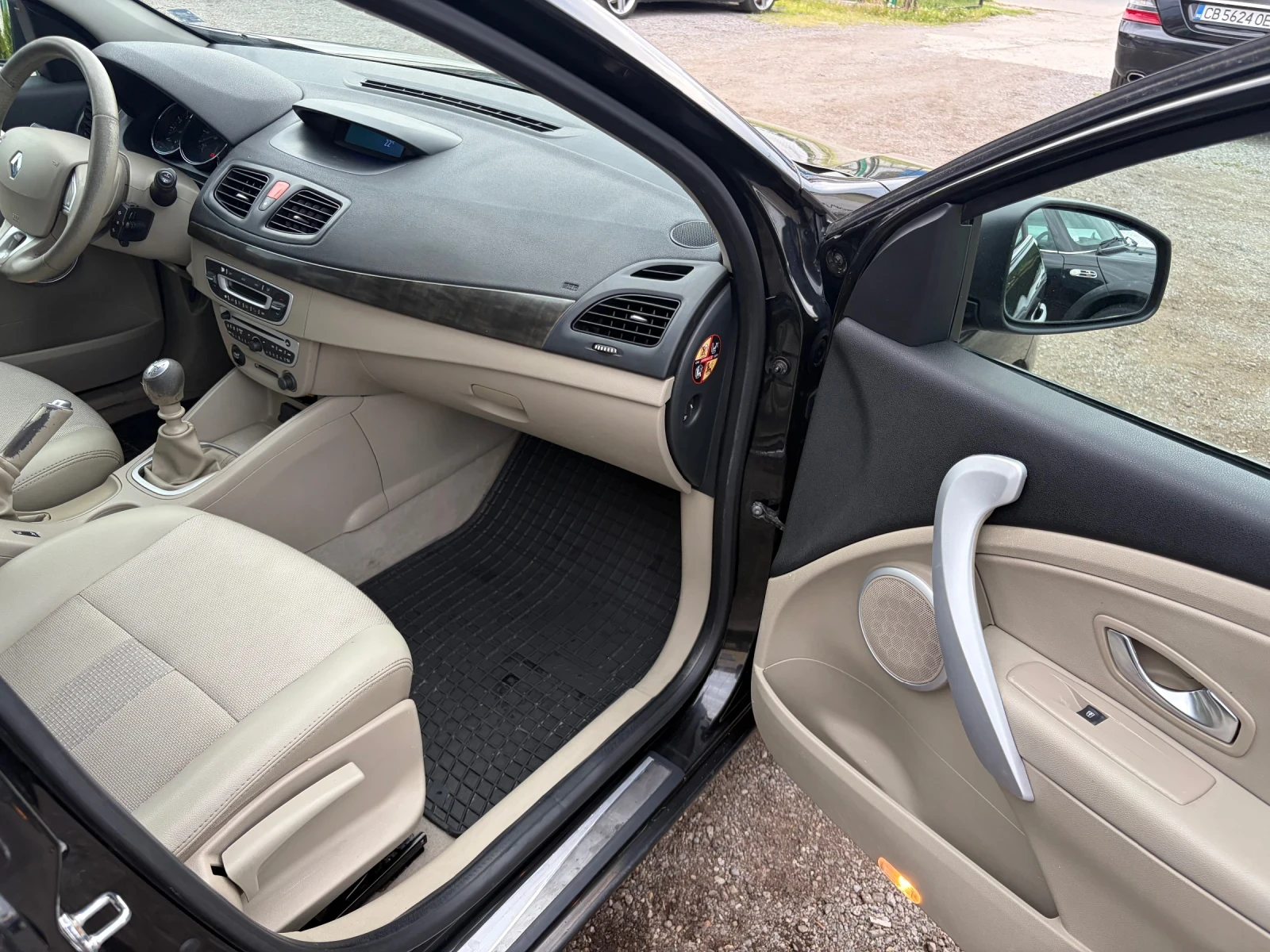 Renault Fluence, снимка 14 - Автомобили и джипове - 55946079