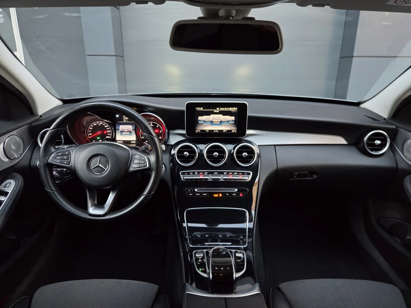 Mercedes-Benz C 220 C220d * Avangarde * 9g-Tronic * 2018г., снимка 7 - Автомобили и джипове - 56248175