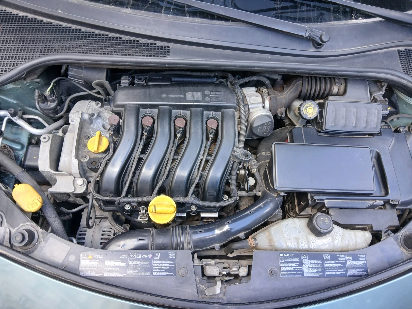 Renault Clio 1.4, снимка 14 - Автомобили и джипове - 56476698