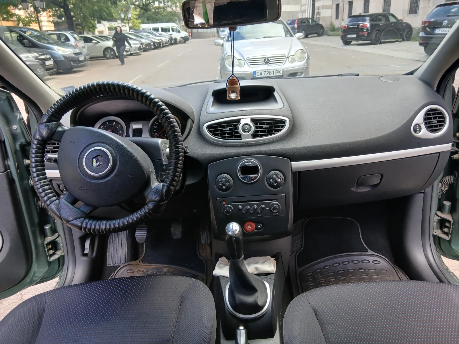 Renault Clio 1.4, снимка 10 - Автомобили и джипове - 56476698
