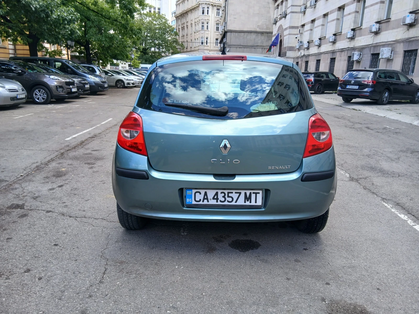 Renault Clio 1.4, снимка 4 - Автомобили и джипове - 56476698