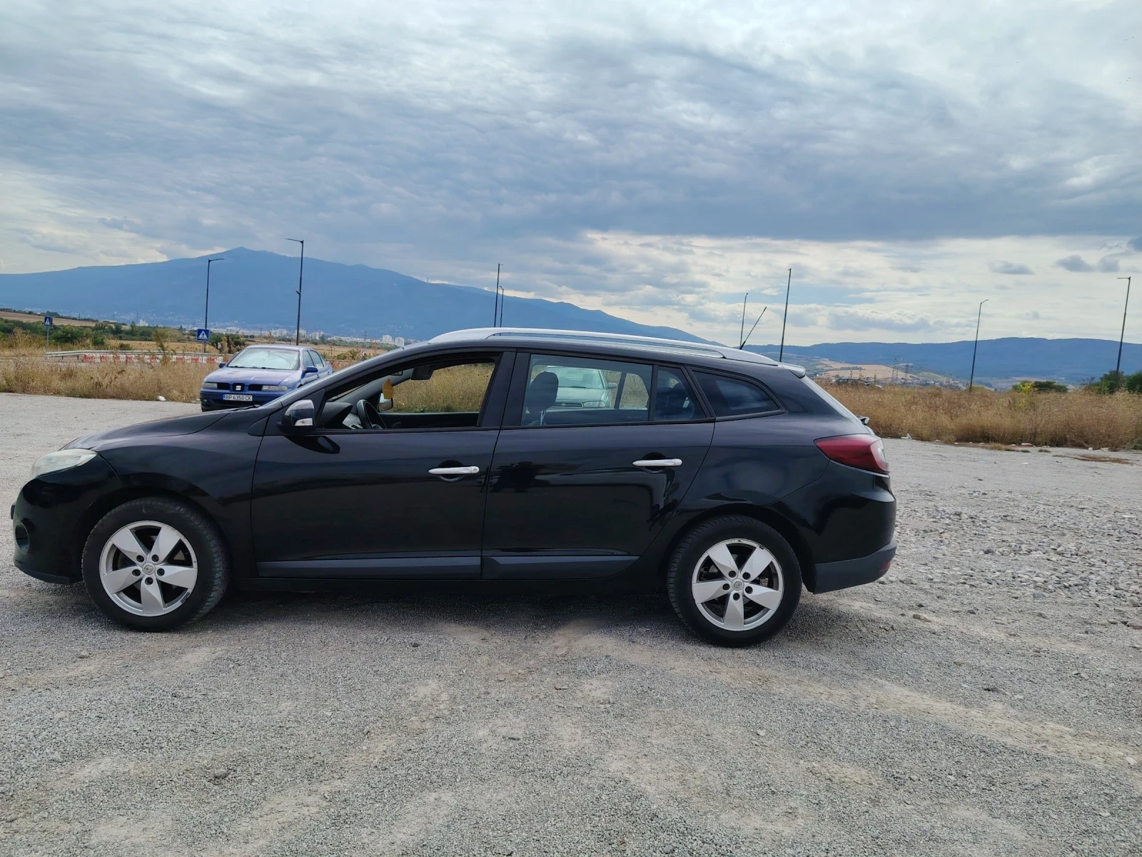 Renault Megane 1.5, снимка 5 - Автомобили и джипове - 56481033