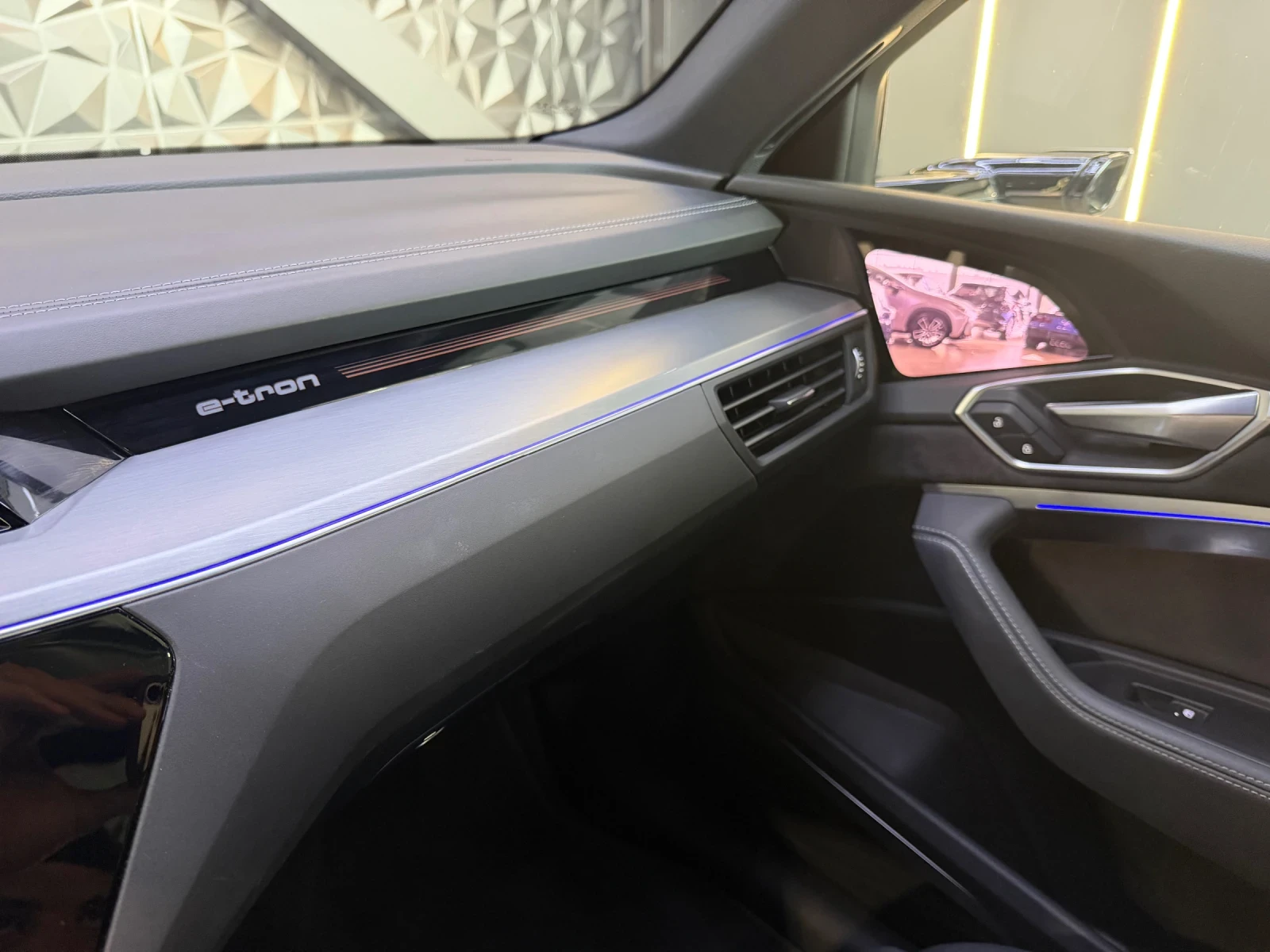 Audi E-Tron 55 QUATTRO MATRIX 95 KW/H * B&O * �������� | Mobile.bg � ����������� 7